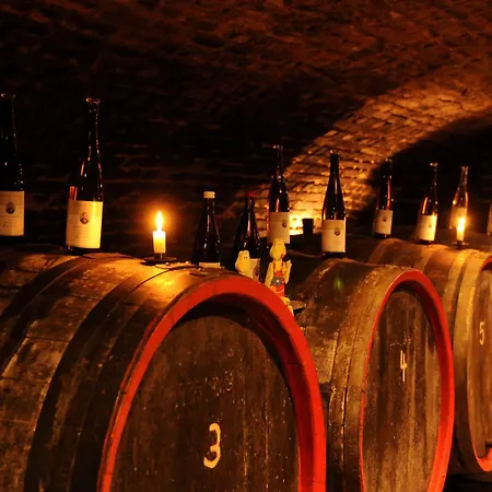 Weingut Stahl Konukevi 3*
